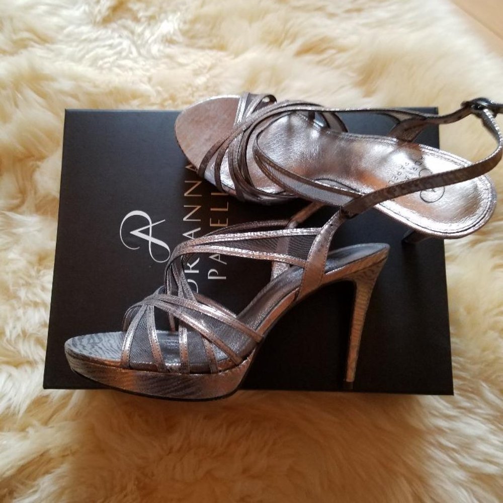 Adrianna Papell dress sandal pewter color in size 7.5